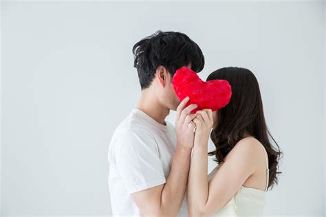 上手いキスとは|キスの種類19選｜上手なキスのやり方と心理・意